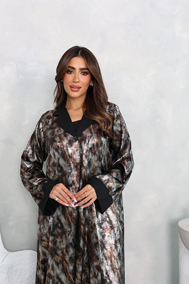 SAI ABAYA Luxury Metallic Textured Abaya with Black Contrast Collar and Cuffs