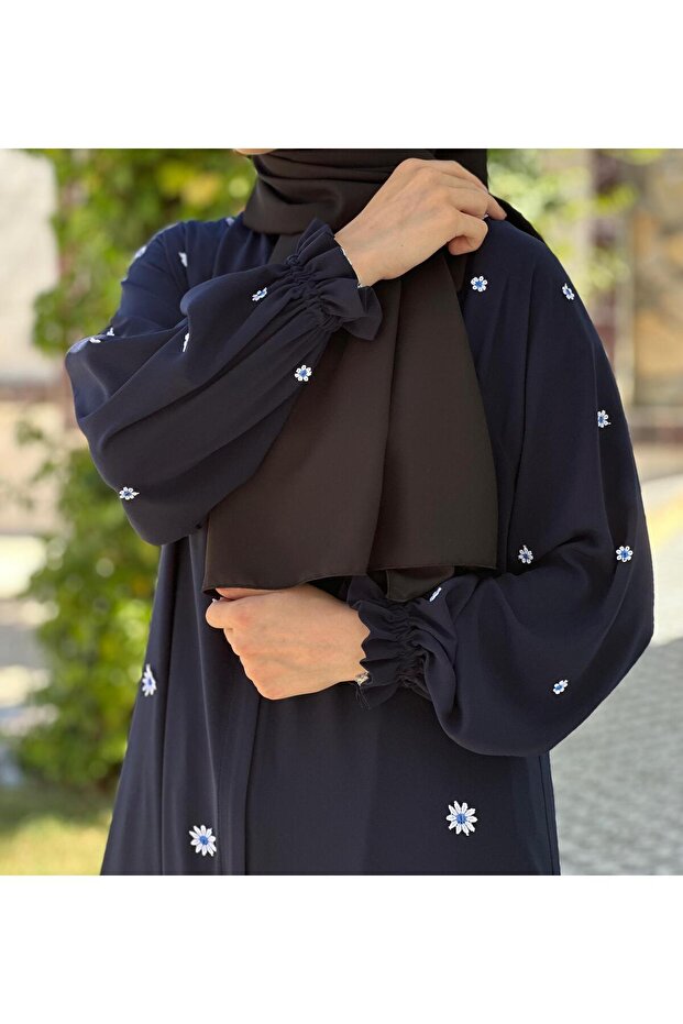 Bayram Giyim Ferace Daisy Print Reglan Sleeve Navy Blue