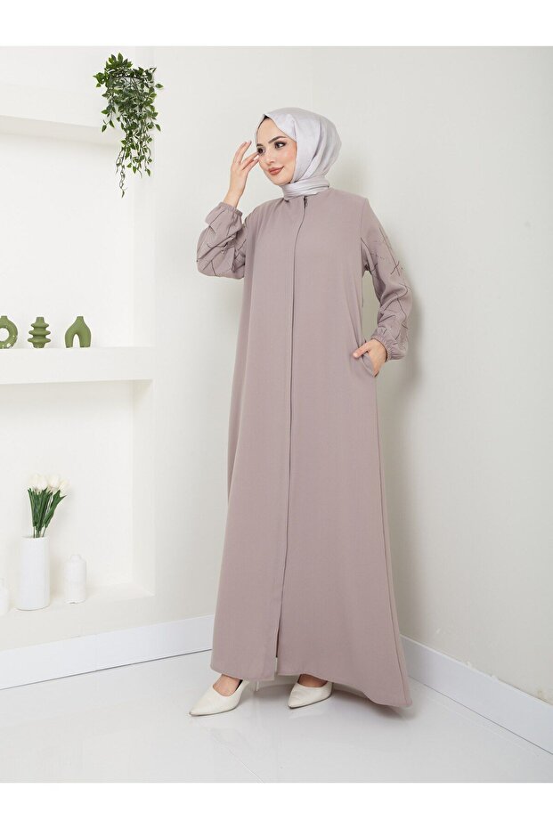 Neva Style Stone Detailed Arm Ferace