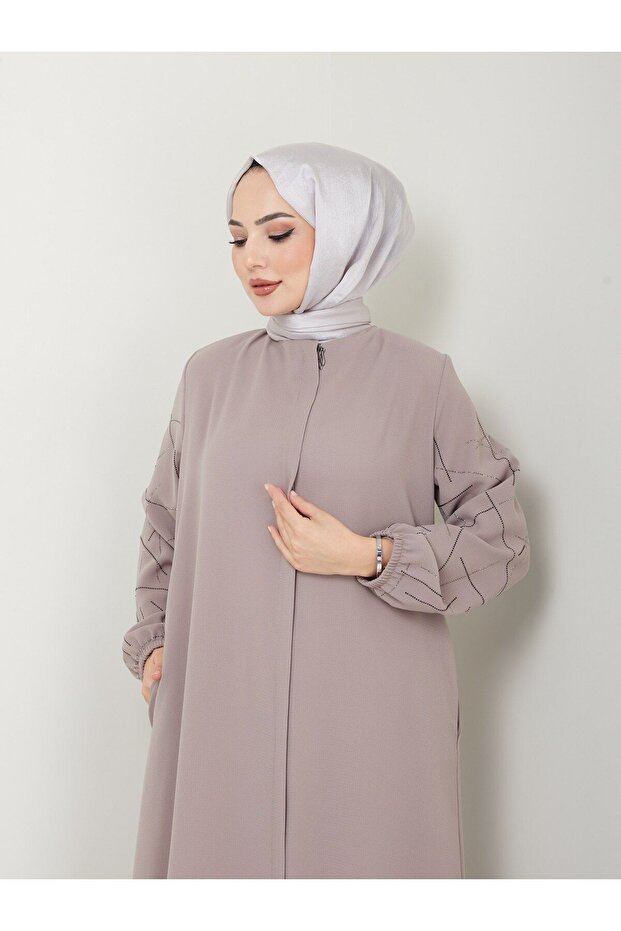 Neva Style Stone Detailed Arm Ferace