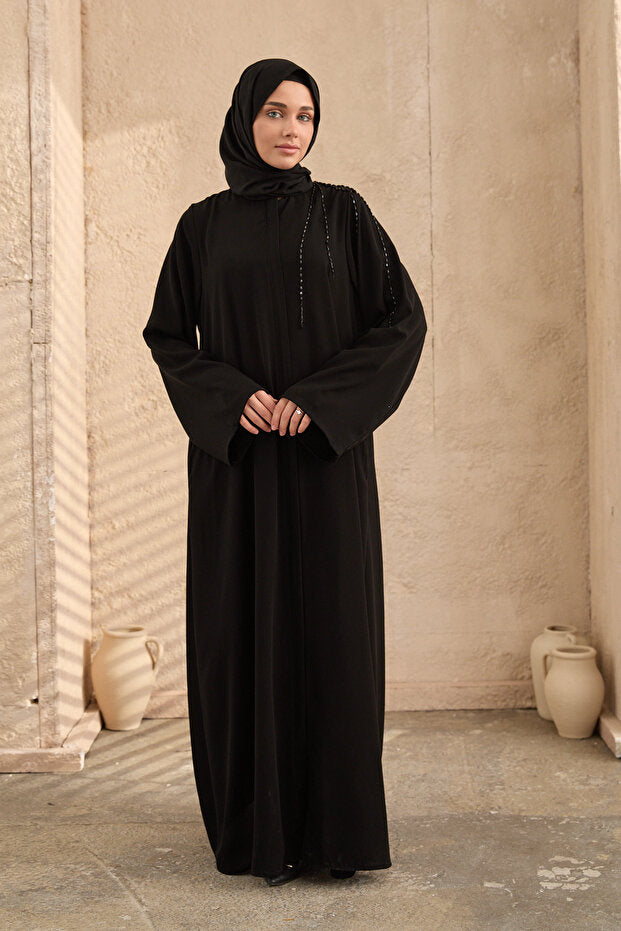 arga prive Hand Embroidered Ferace on the Shoulder