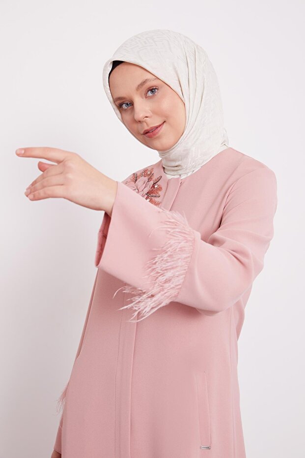 Levidor Powder Stone Embroidered Feather Detailed Ferace