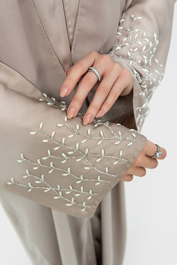 Ophelia Abaya Mara – Elegant & Comfortable Modest Wear for Women